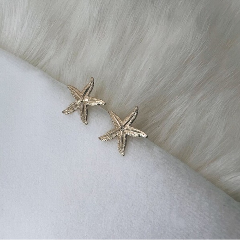 14k solid Gold Large Star fish earrings